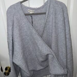 Ava & Viv Light Gray V-Neck Sweater